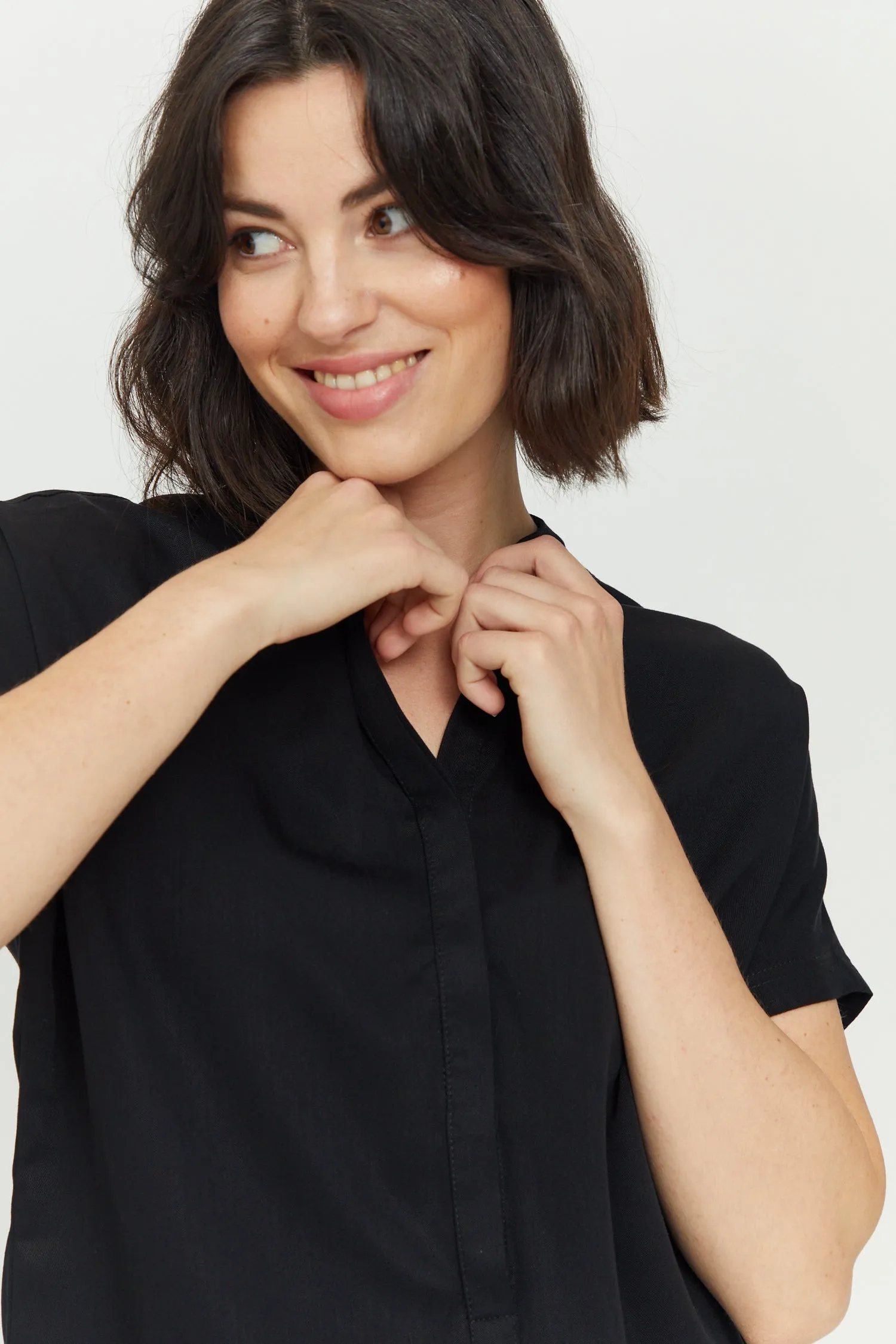 Benoni Short Sleeve Blouse